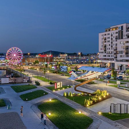 Promenada Studios Braşov Exterior foto