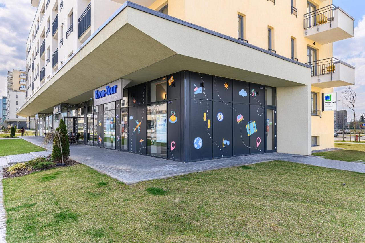 Promenada Studios Braşov Exterior foto