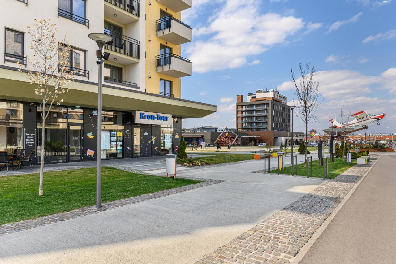 Promenada Studios Braşov Exterior foto